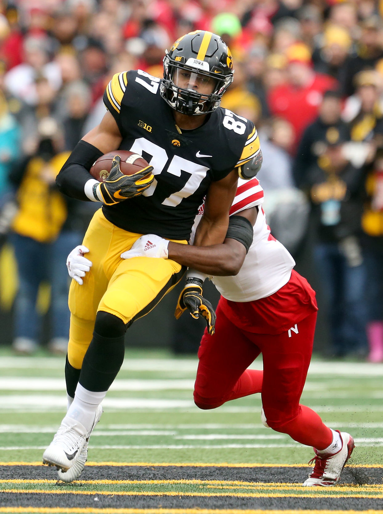 112318-Iowa-Football-004